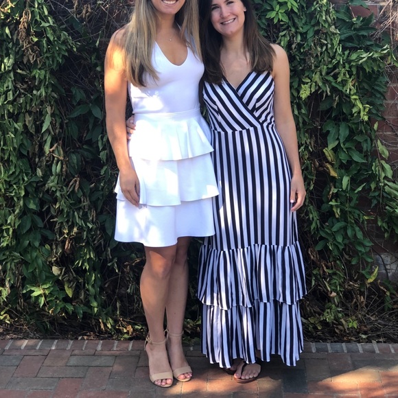 Parker Dress - Ruffle Bermuda in White size Medium - Picture 5 of 5